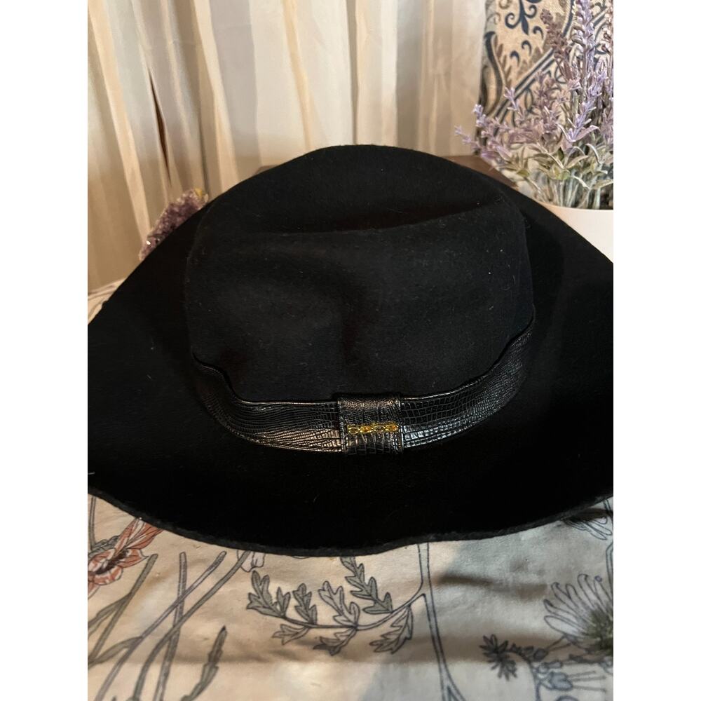 Black bebe felt panama w/ exotic trim fedora hat with gold logo